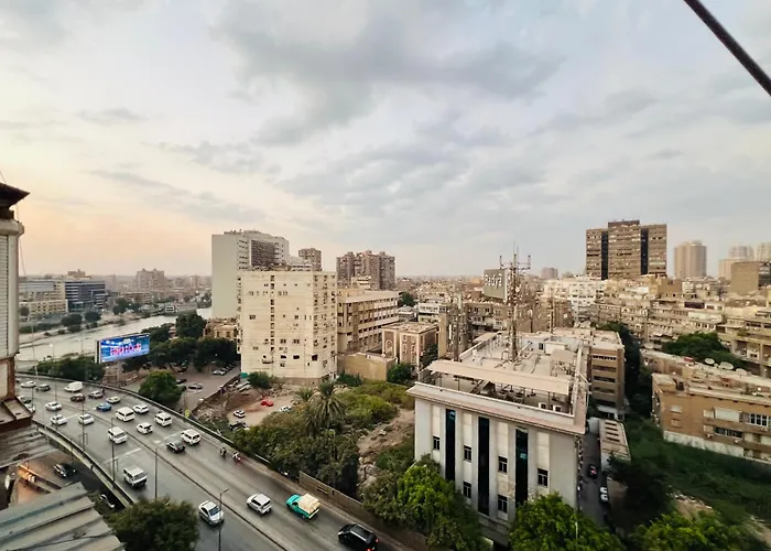 Charming 2-Bedroom Apartment With Ac, Wifi In Lovely Cairo Governorate
