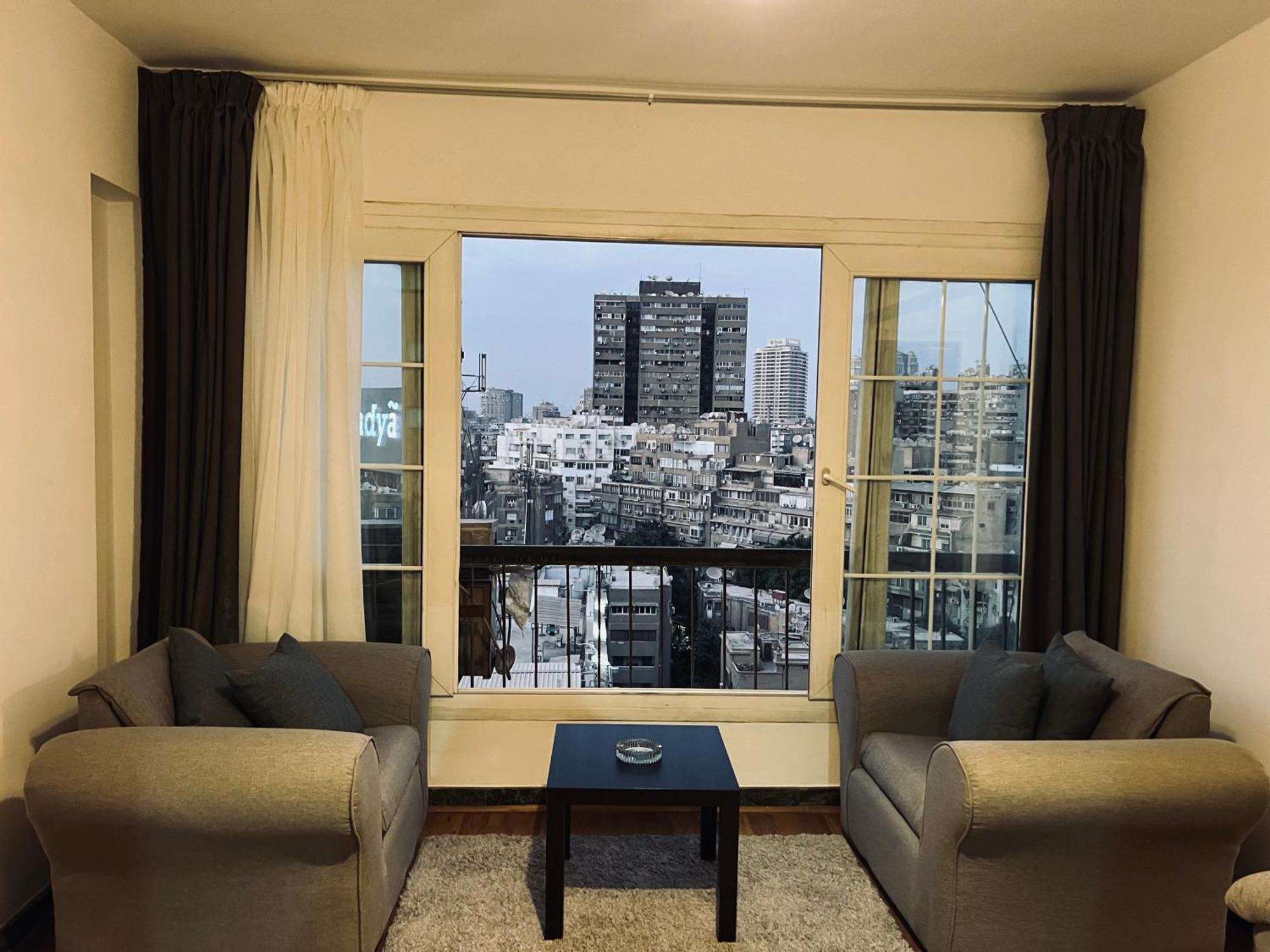 Apartment Charming 2-bedroom With Ac, Wifi In Lovely Governorate *