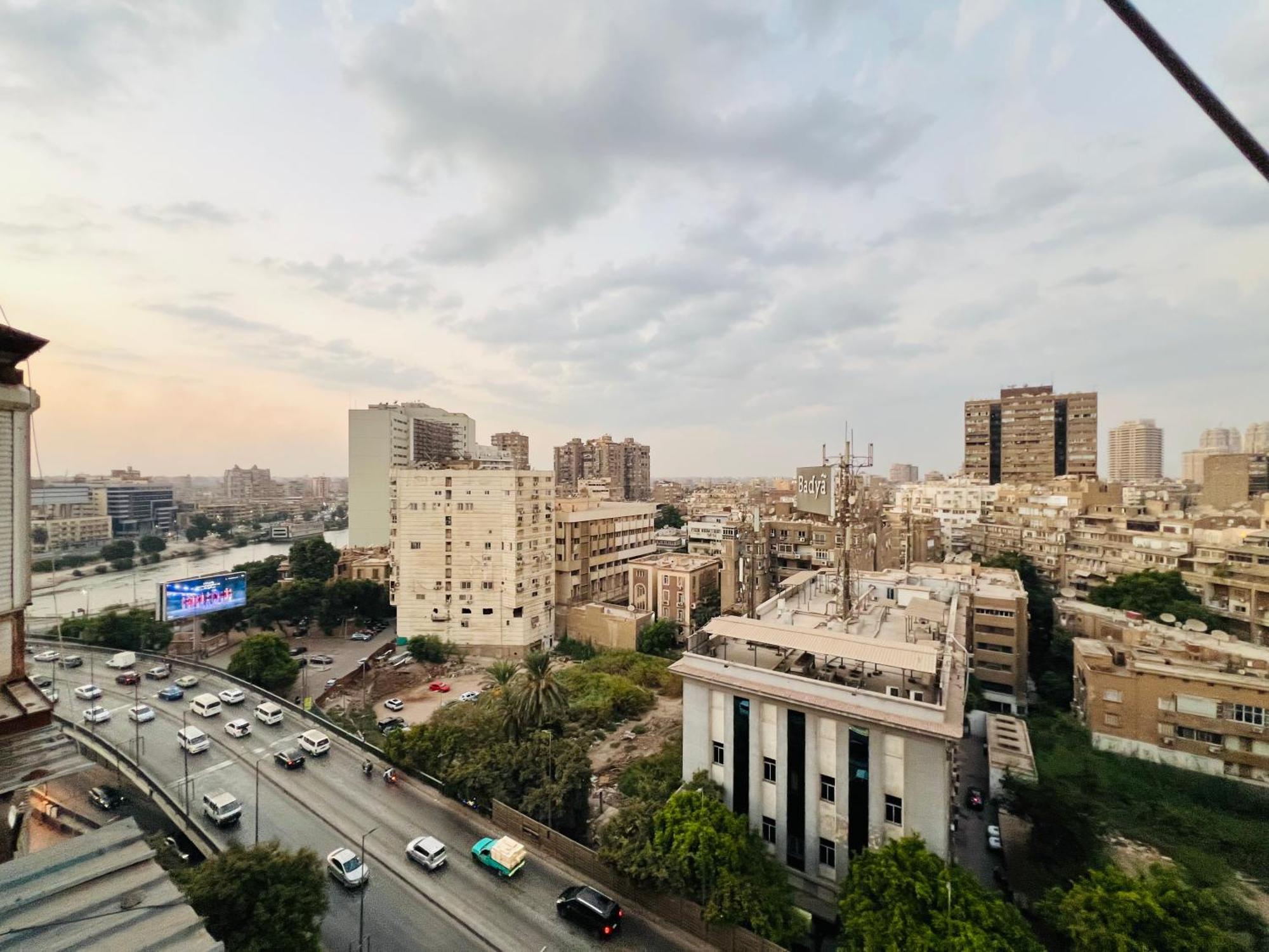 Charming 2-bedroom With Ac, Wifi In Lovely Governorate Apartment