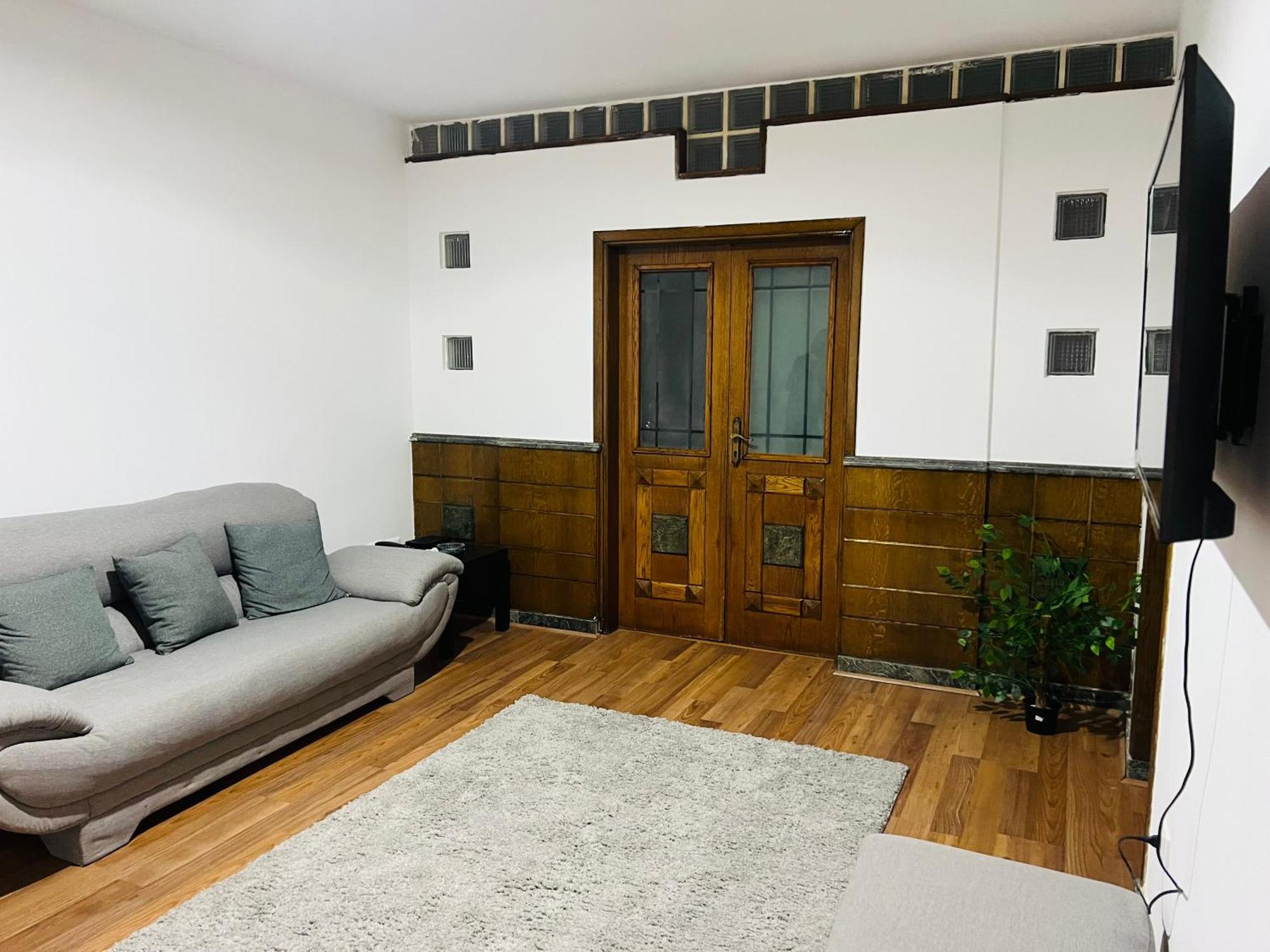 Charming 2-bedroom With Ac, Wifi In Lovely Governorate Apartment