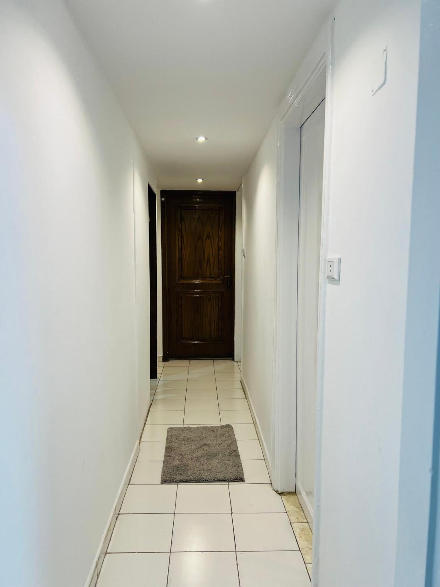 Charming 2-bedroom With Ac, Wifi In Lovely Governorate Apartment