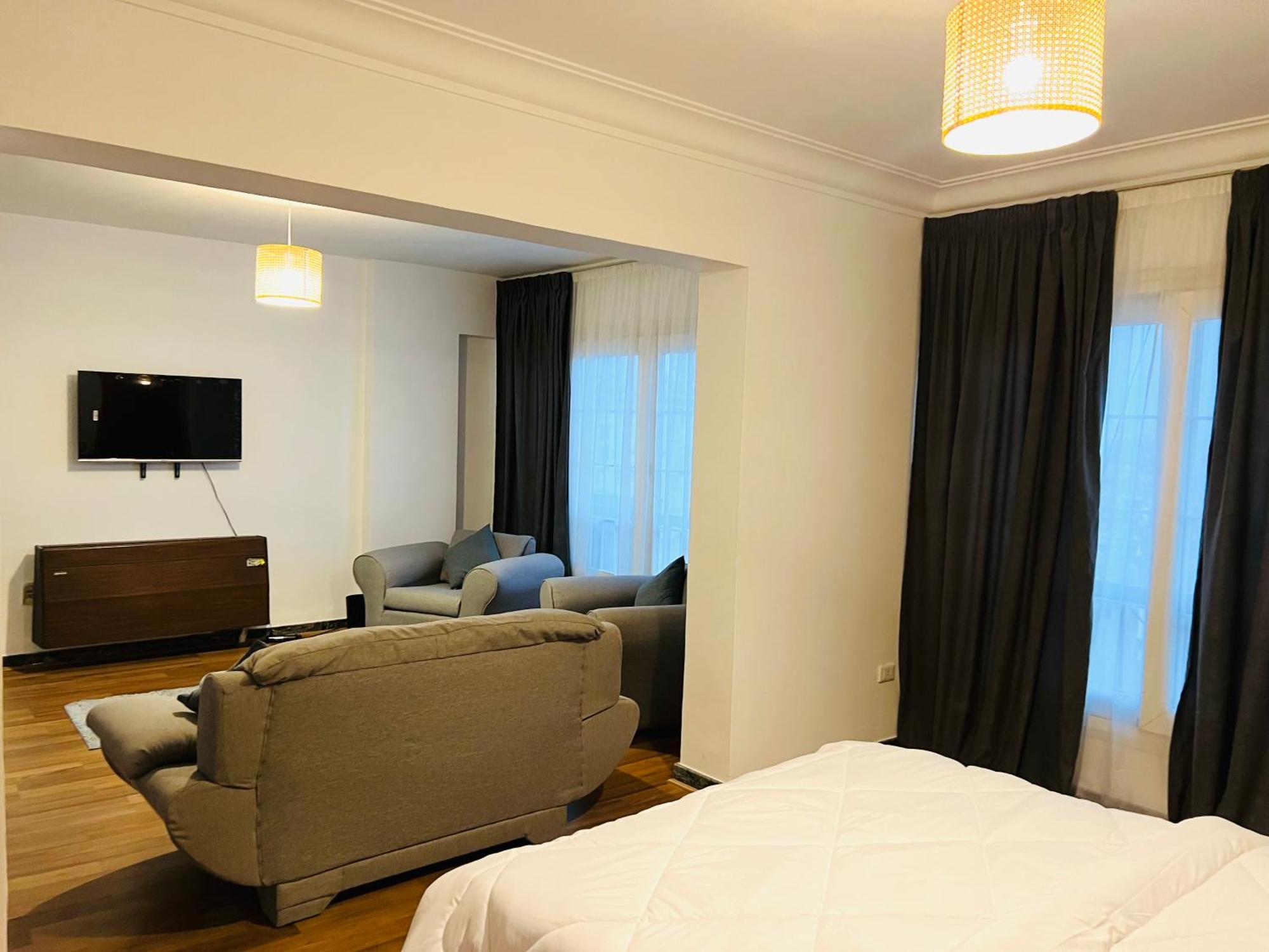 Apartment Charming 2-bedroom With Ac, Wifi In Lovely Governorate